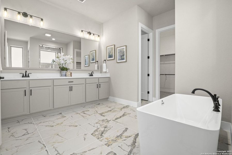 Furnished interior view inside a new home in Esperanza - 70', Boerne (Image 17).