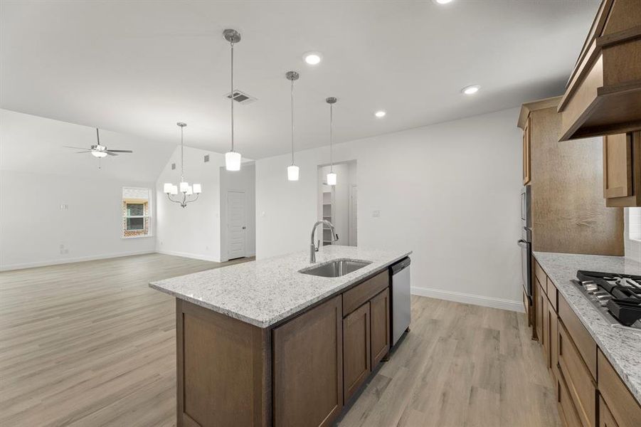 14_15. 510 Front Davis - Kitchen (4)