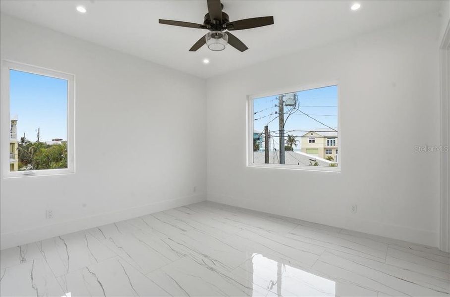 Spacious, unfurnished interior of a new home in , Englewood (Image 69).