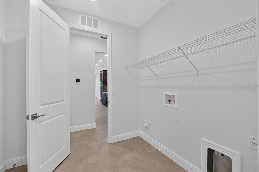 Spacious, unfurnished interior of a new home in , Ocala (Image 47).