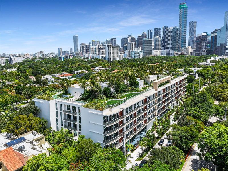 Condo located in Miami, FL showcasing its design and architecture (Image 37). Condo located in Miami, FL showcasing its design and architecture (Image 37).