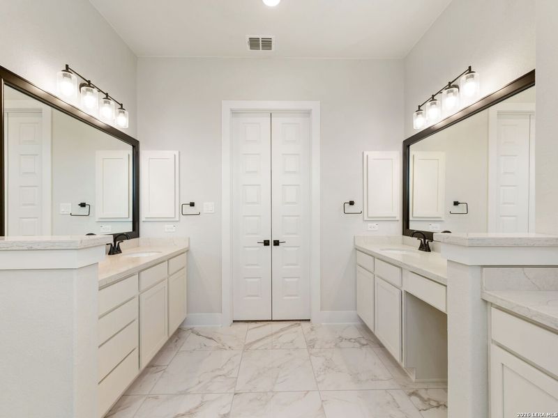 Furnished interior view inside a new home in Potranco Oaks 100's, Castroville (Image 16). Furnished interior view inside a new home in Potranco Oaks 100's, Castroville (Image 16).