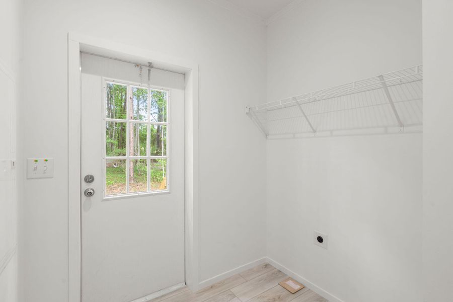 Spacious, unfurnished interior of a new home in , Cottageville (Image 18).