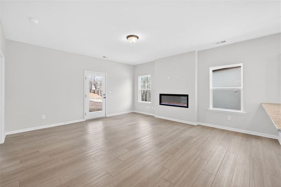 Spacious, unfurnished interior of a new home in Allen Manor, Hoschton (Image 23).