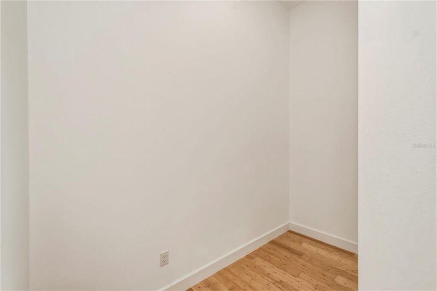 Spacious, unfurnished interior of a new home in , Port Charlotte (Image 66).