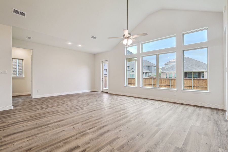 Representative unfurnished interior of a home built from the Classic Series - Vanderbilt by DRB Homes in Oaks at San Gabriel, Georgetown (Image 18).