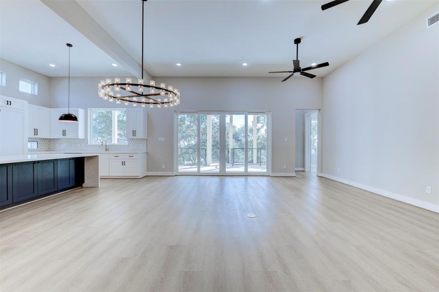 Spacious, unfurnished interior of a new home in , Seabrook (Image 27).
