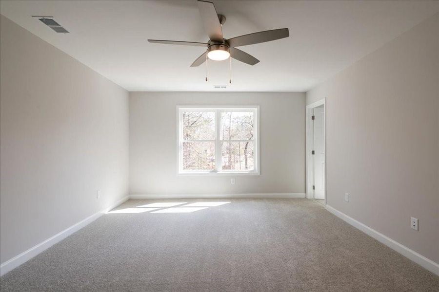 Spacious, unfurnished interior of a new home in Cherokee Township, Acworth (Image 40).