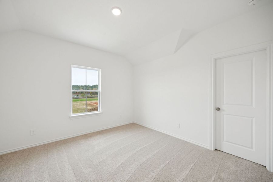 Spacious, unfurnished interior of a new home in Montgomery Bend, Montgomery (Image 25).