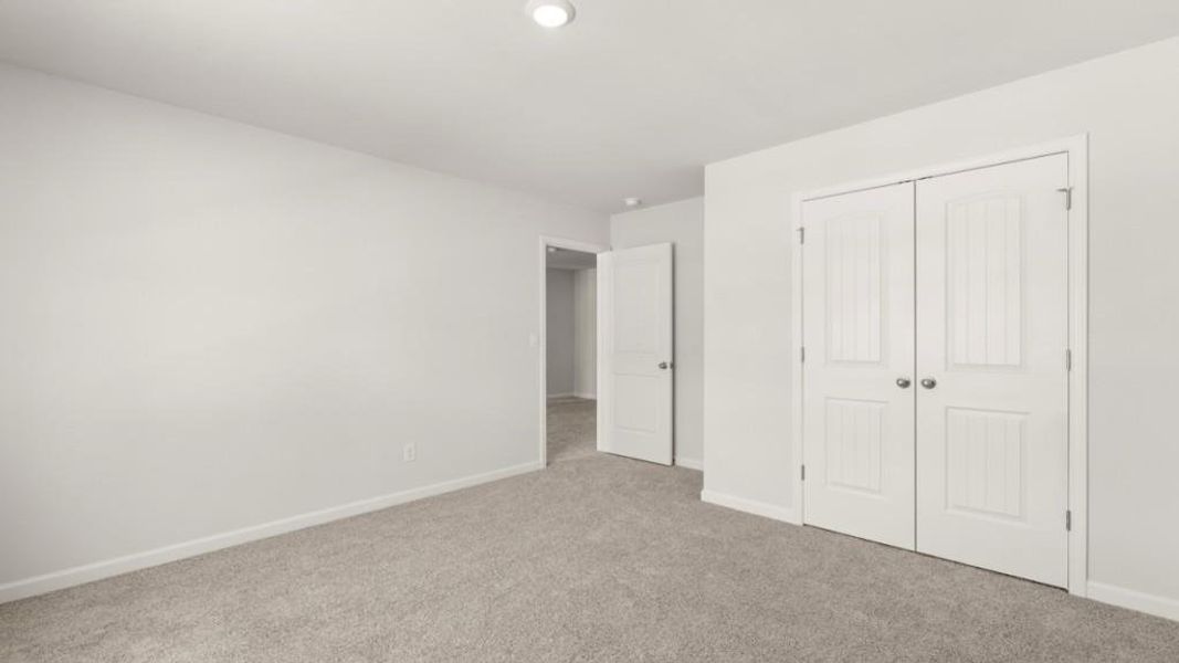 Spacious, unfurnished interior of a new home in Northwoods at Mirror Lake, Villa Rica (Image 13).