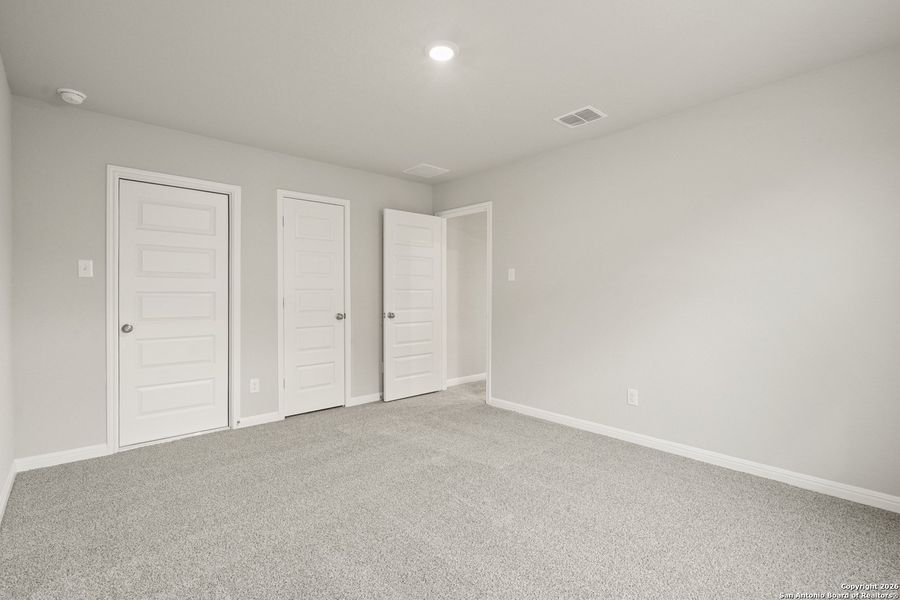 Spacious, unfurnished interior of a new home in Cinco Lakes, San Antonio (Image 19).