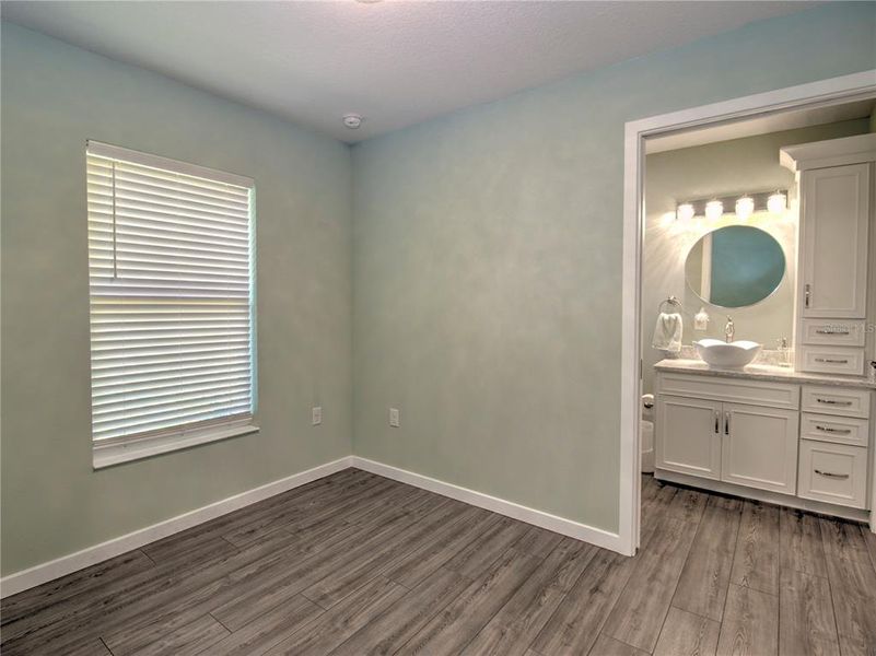 Spacious, unfurnished interior of a new home in , Anthony (Image 43).