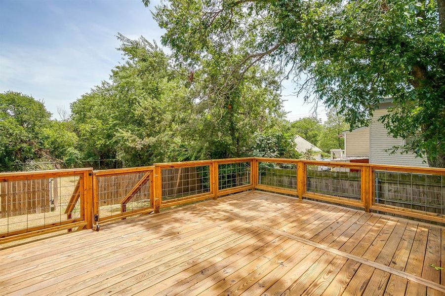 Exterior details and patio area of a home in , Mineral Wells (Image 25).
