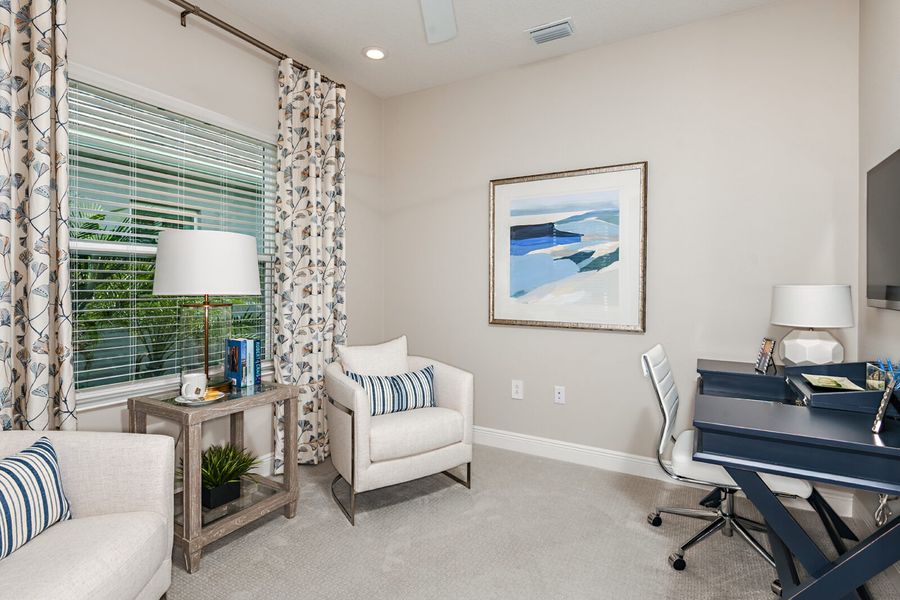 Representative furnished interior of a home built from the Dream 2 by Neal Communities in Palmera, Venice (Image 30).