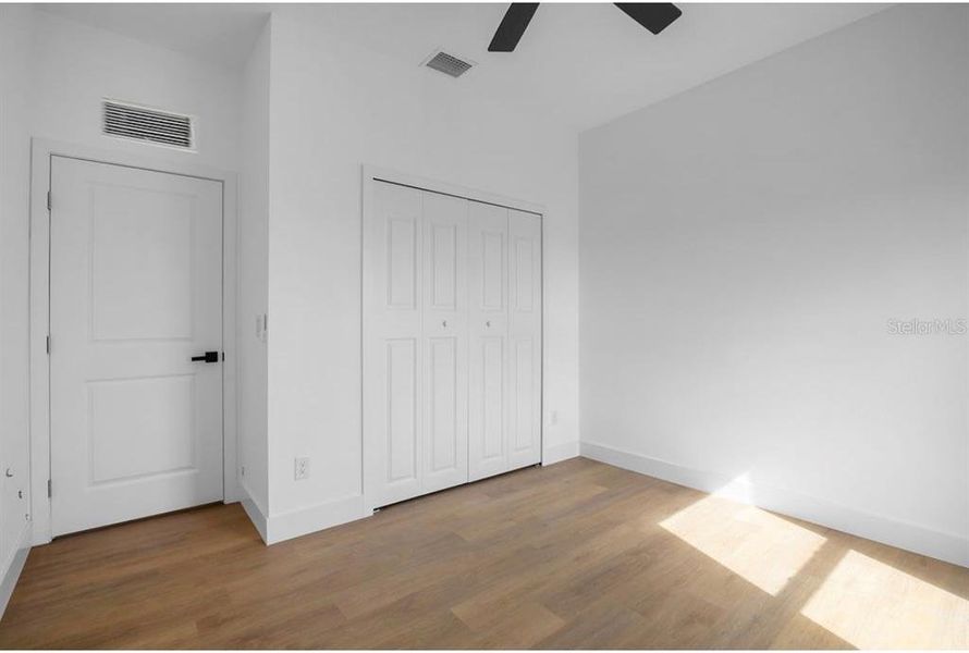 Spacious, unfurnished interior of a new home in , Sanford (Image 15).