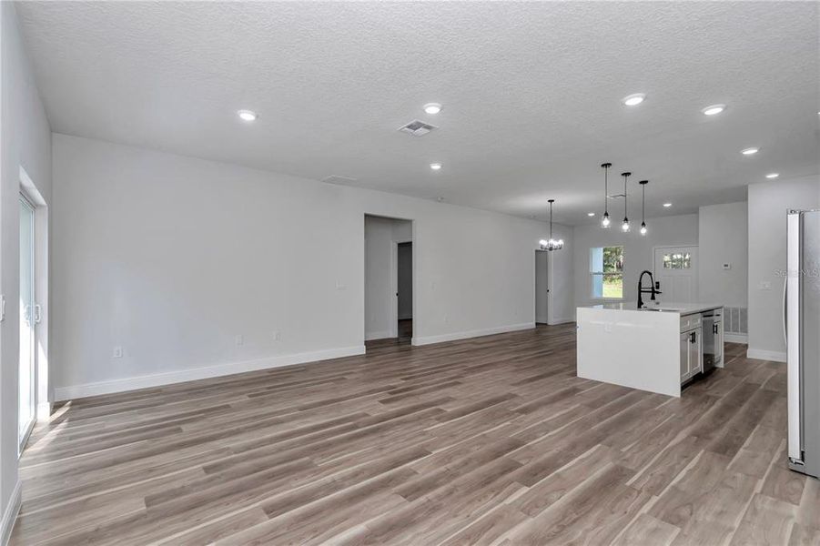Spacious, unfurnished interior of a new home in , Dunnellon (Image 33).
