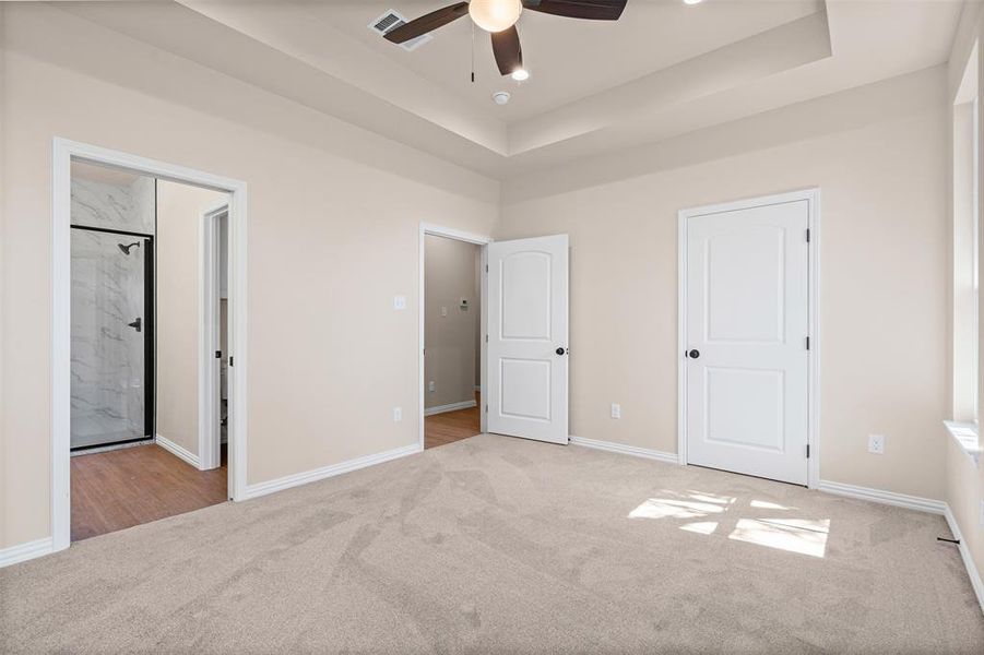 Spacious, unfurnished interior of a new home in , Mineral Wells (Image 34).