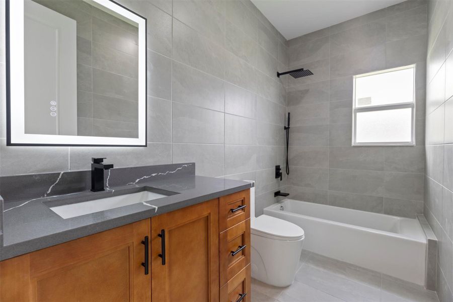 Furnished interior view inside a new home in , Port St. Lucie (Image 11).