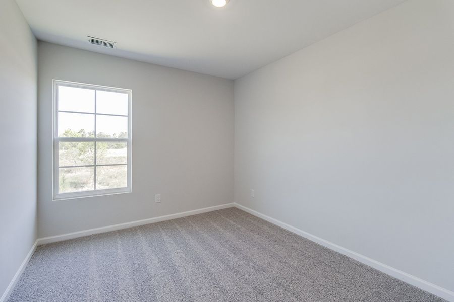 Spacious, unfurnished interior of a new home in Astoria, Columbia (Image 24).
