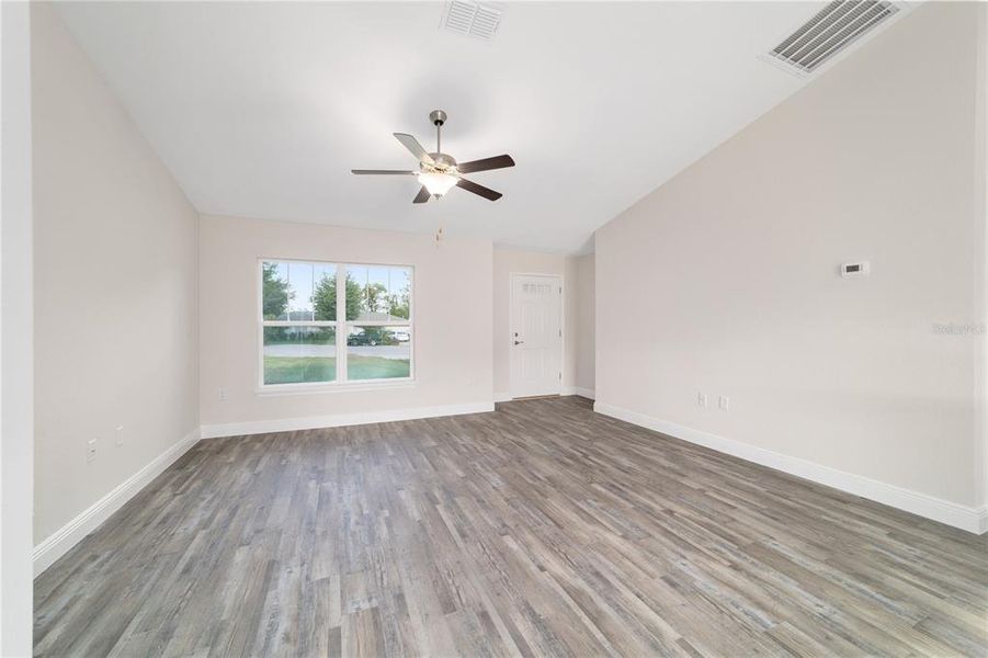 Spacious, unfurnished interior of a new home in , Ocala (Image 30).