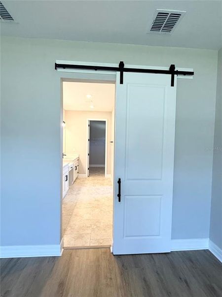 Spacious, unfurnished interior of a new home in , Port Charlotte (Image 17).