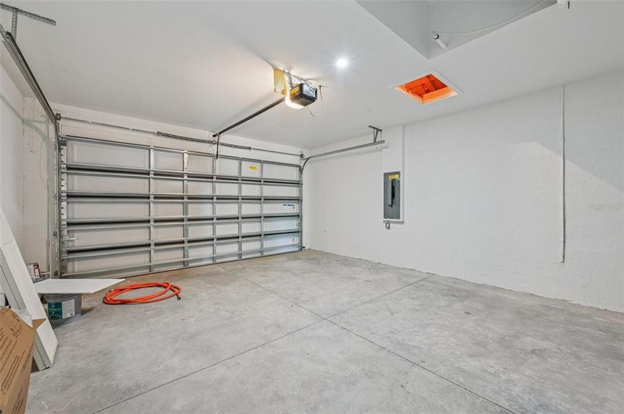 Spacious, unfurnished interior of a new home in , North Port (Image 17).
