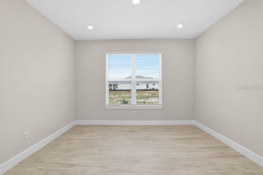 Spacious, unfurnished interior of a new home in Esplanade at Wiregrass Ranch, Wesley Chapel (Image 30).