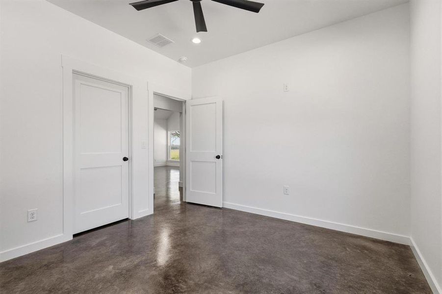Spacious, unfurnished interior of a new home in , Windom (Image 19).