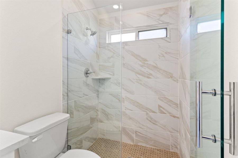 Large primary shower