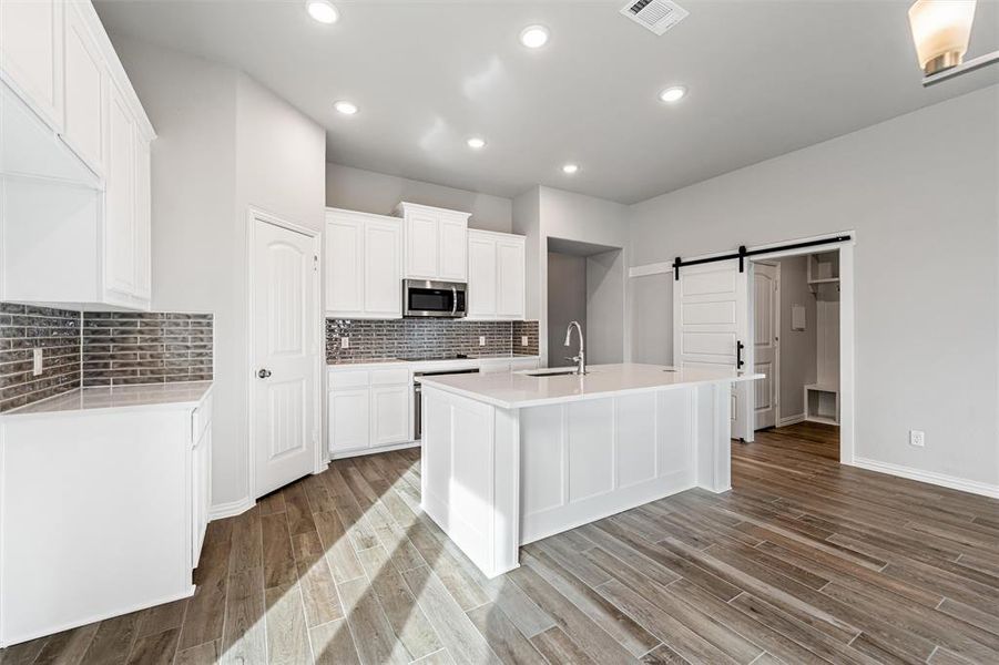 Furnished interior view inside a new home in Waterford Park, Weatherford (Image 7).