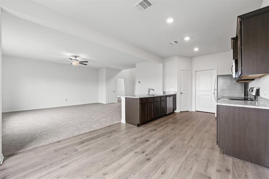 Image 10 of a home in .