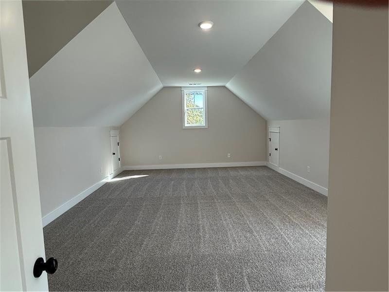 Spacious, unfurnished interior of a new home in , Waleska (Image 17).