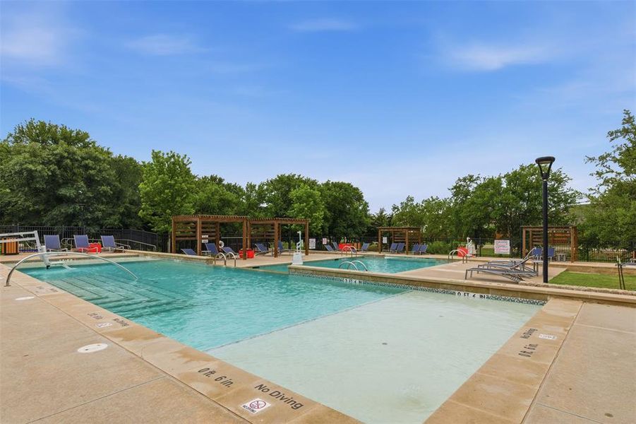 Community amenities in Prairie Oaks, Oak Point (Image 37). Community amenities in Prairie Oaks, Oak Point (Image 37).