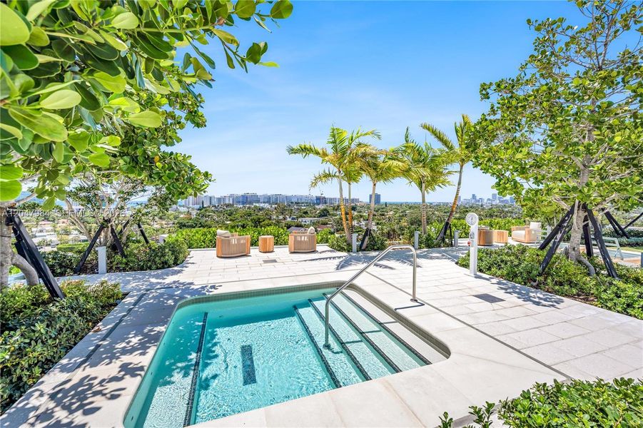 Community amenities in , Bay Harbor Islands (Image 40).