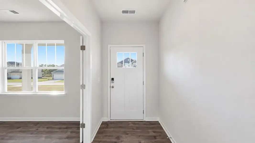 Spacious, unfurnished interior of a new home in Woodglen, Piedmont (Image 17).