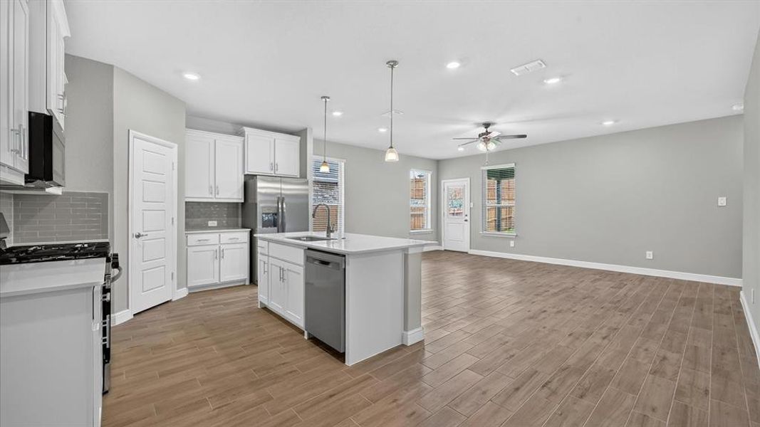 Furnished interior view inside a new home in Trails of Elizabeth Creek, Fort Worth (Image 8).