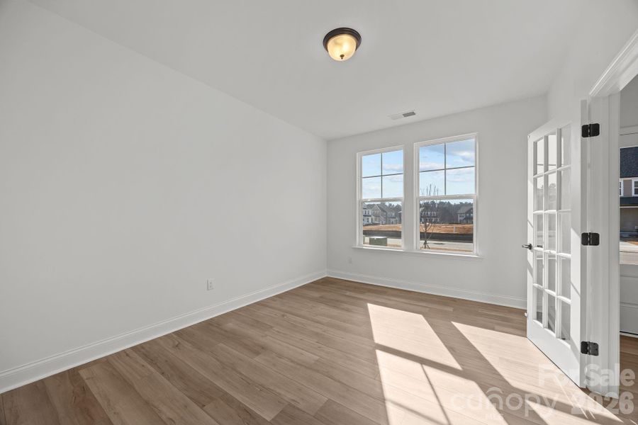 Spacious, unfurnished interior of a new home in Lakeside Glen, York (Image 33). Spacious, unfurnished interior of a new home in Lakeside Glen, York (Image 33).