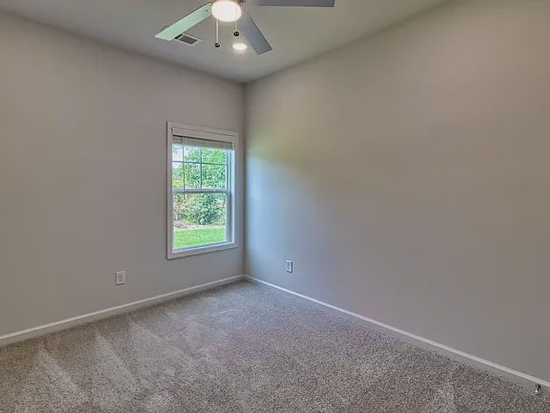 Spacious, unfurnished interior of a new home in Amber Hill, West Columbia (Image 10).