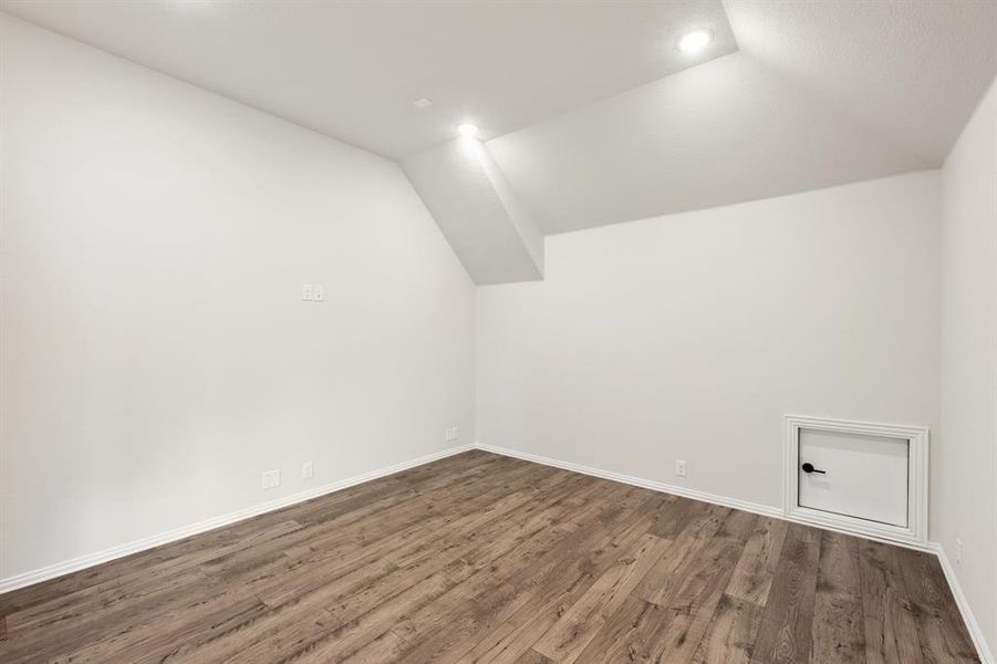 Spacious, unfurnished interior of a new home in Mockingbird Heights, Midlothian (Image 31).