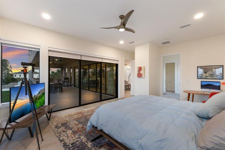 Furnished interior view inside a new home in , Longboat Key (Image 18).