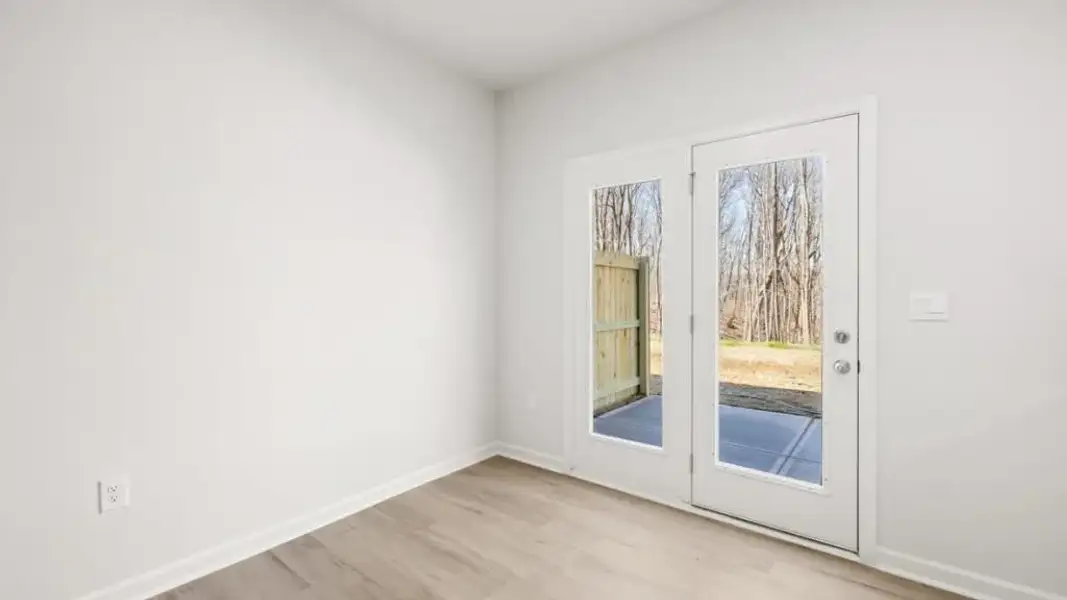 Spacious, unfurnished interior of a new home in , Gainesville (Image 14).