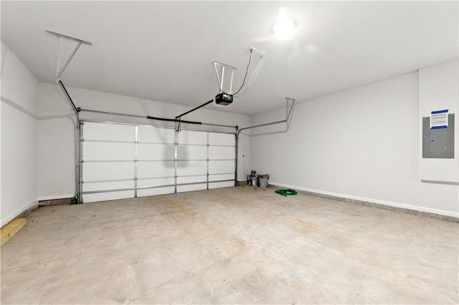 Spacious, unfurnished interior of a new home in , Acworth (Image 22).