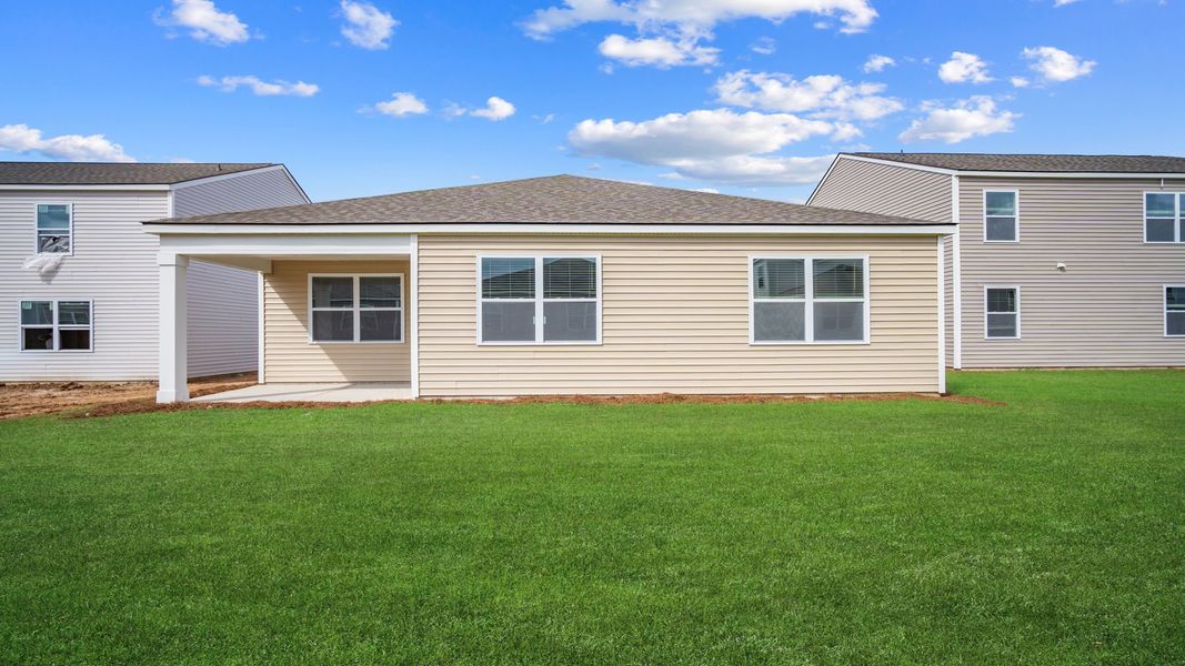 Exterior details and patio area of a home in Rice Hope, Port Wentworth (Image 4).