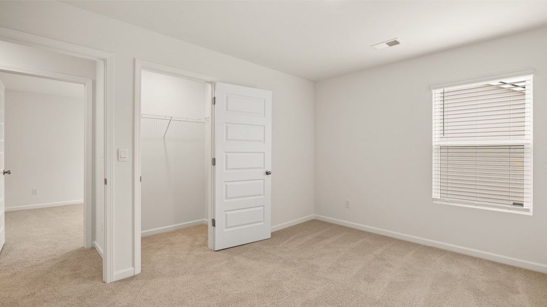 Spacious, unfurnished interior of a new home in Estates at Deer Hollow, Grovetown (Image 39).