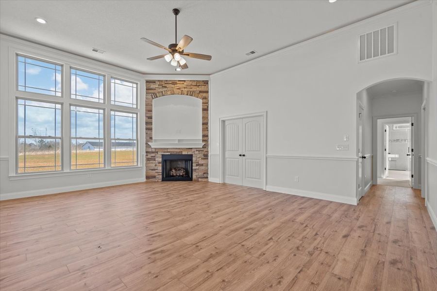 Representative unfurnished interior of a home built from the Converse by Enchanted Homes in Lonesome Dove, San Antonio (Image 18).
