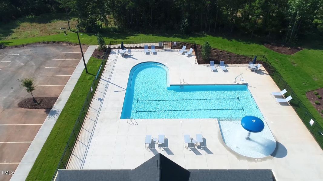 Pool_clubhouse_CY Pool_clubhouse_CY