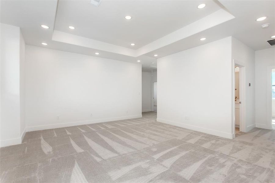 Spacious, unfurnished interior of a new home in , Richardson (Image 29).