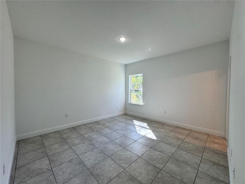 Spacious, unfurnished interior of a new home in , Citrus Springs (Image 14).
