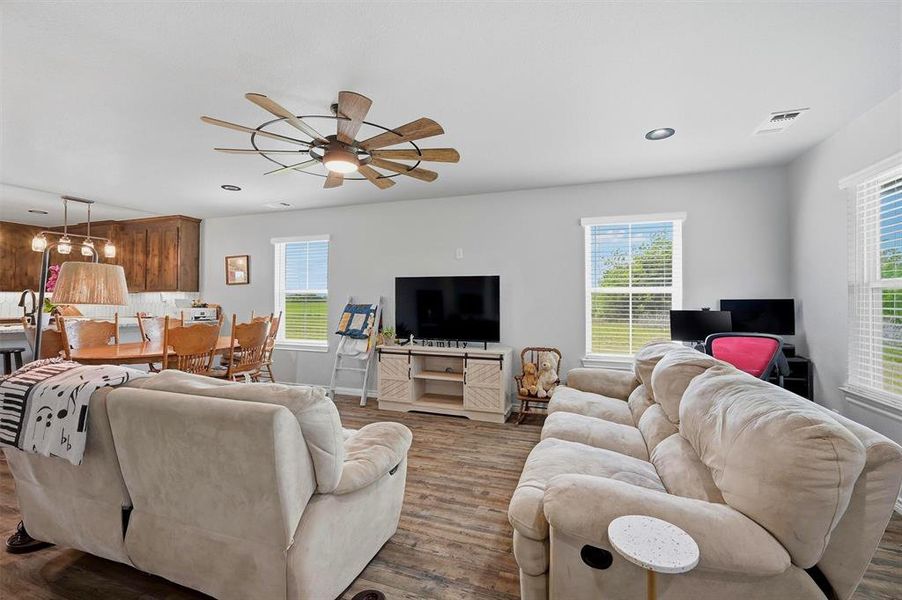 Furnished interior view inside a new home in , Sherman (Image 11).