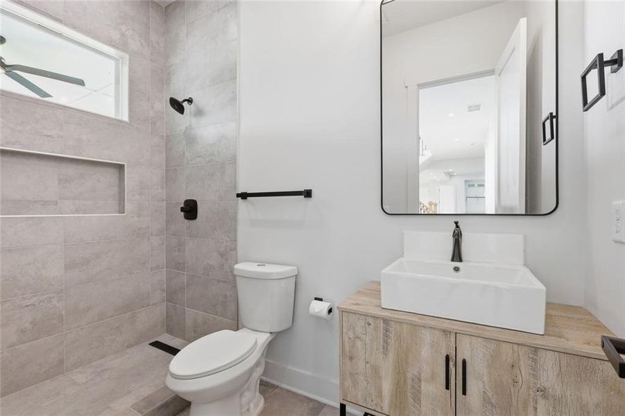 Furnished interior view inside a new home in , Clermont (Image 16).